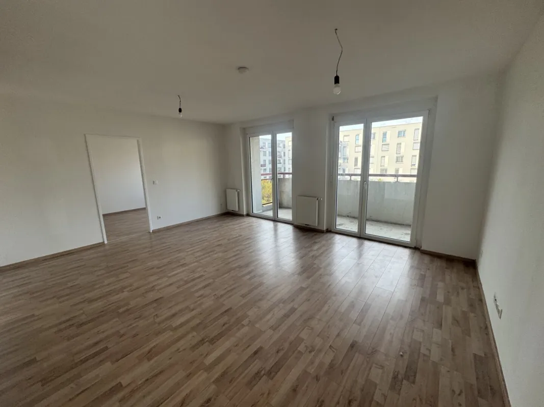 Geräumige 2-Zimmer Genossenschaftswohnung mit großzügiger Freifläche! -  unbefristeter Mietvertrag - Bild 1