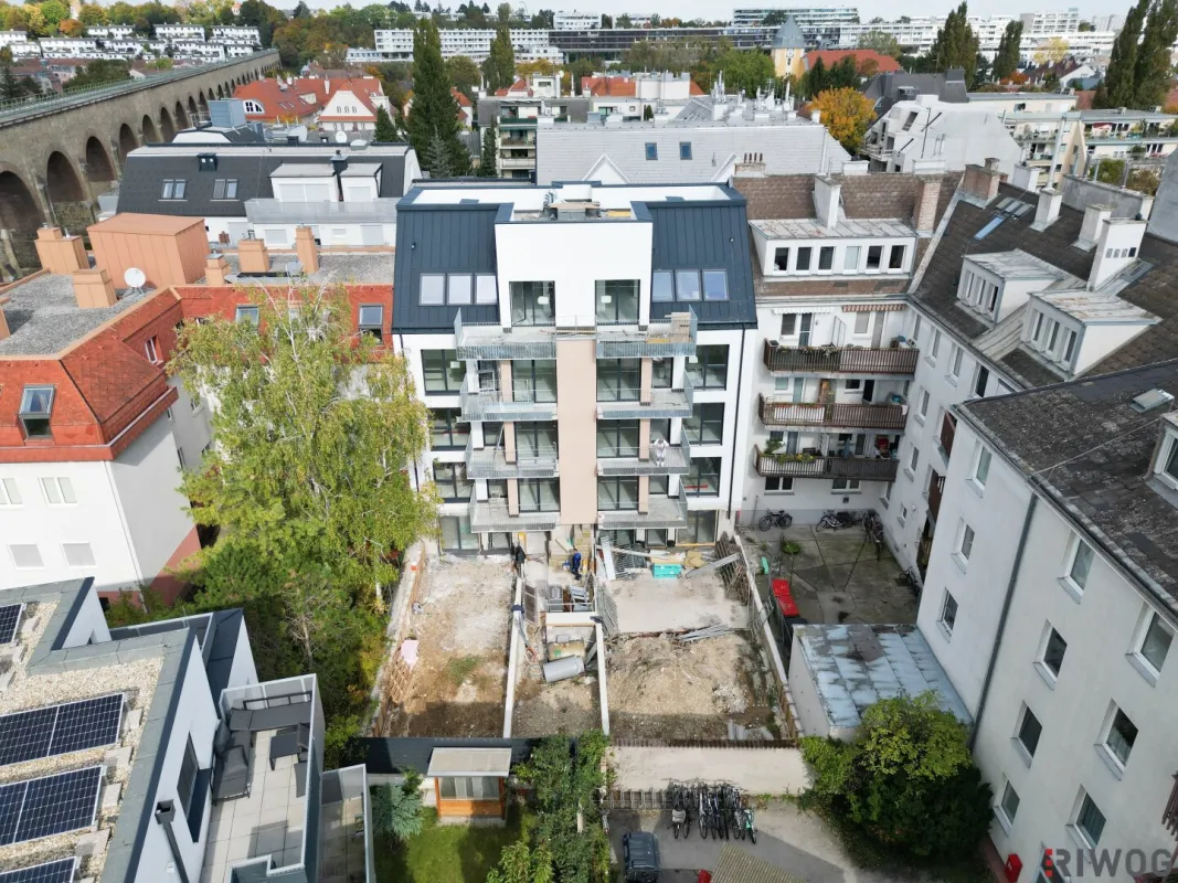 Heller Erstbezug | Hofseitige 2-Zimmerwohnung mit Balkon | Luftwärmepumpe | nähe Liesing & Riverside | Fertigstellung 1Q2026 - Bild 1