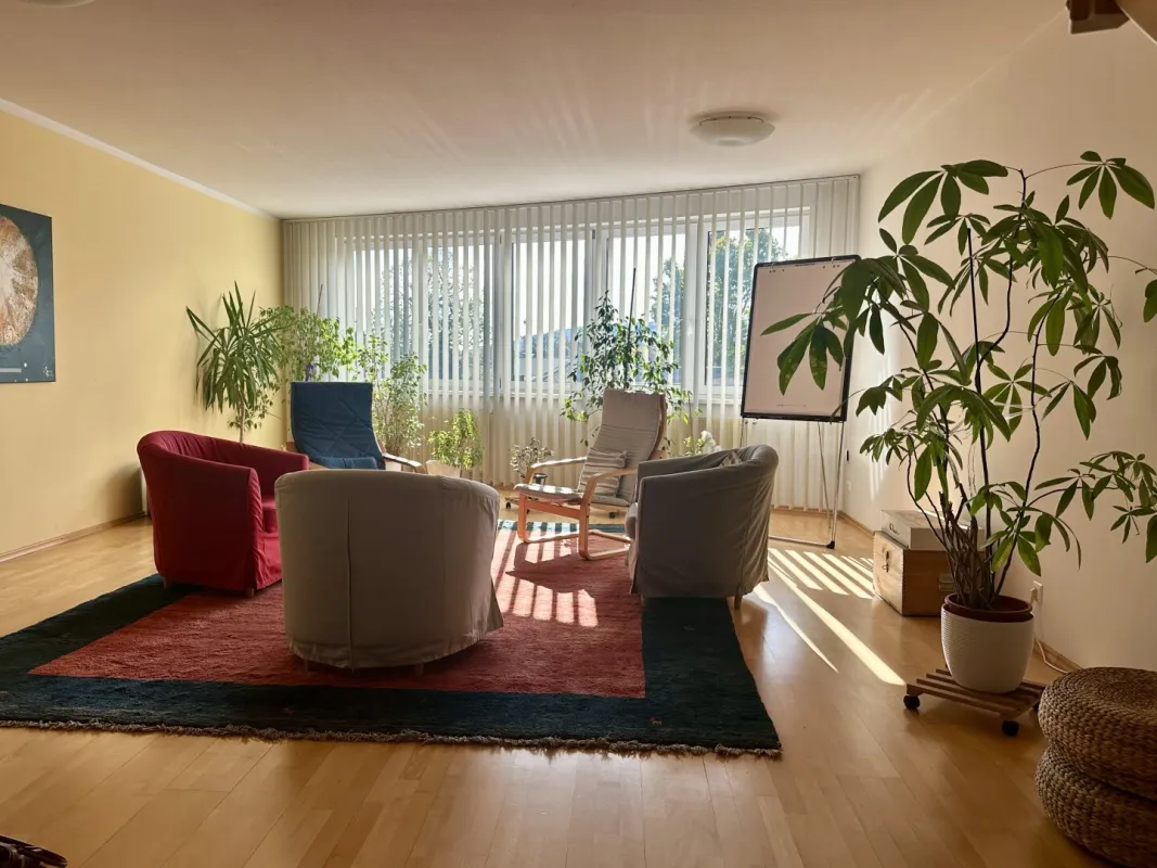 Attraktive Praxis in Mödling: 102m² plus Garagenstellplatz, top gepflegt! - Bild 1