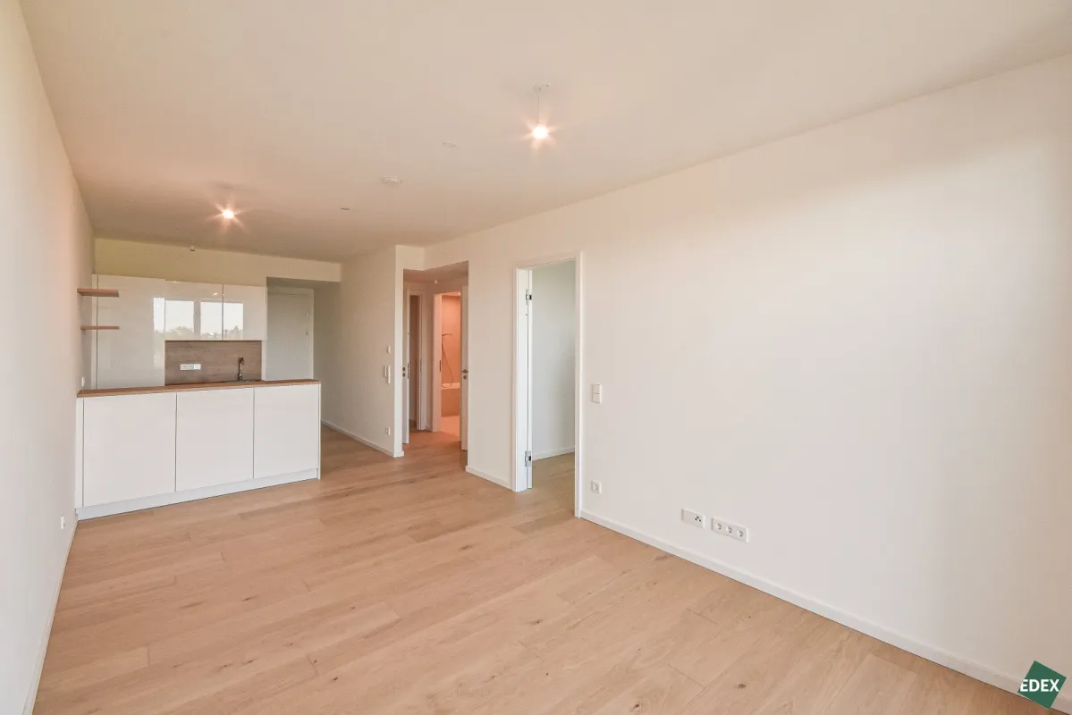 ERSTBEZUG: Traumhafte 2-Zimmer Wohnung mit großem Balkon und Fernblick | GRÜNBLICK | - Bild 1