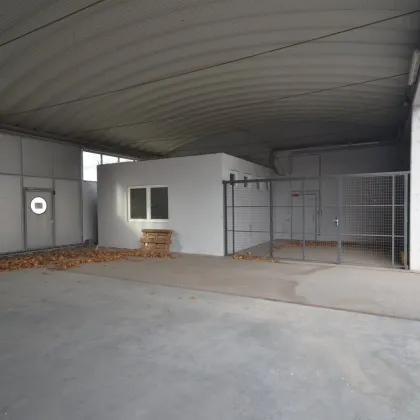 Halle für Veranstaltungen oder Lager, 2 Gewerbeobjekte nebeneinander mit große Parkplatz, entweder zusammen oder einzeln zu vermieten - Bild 3