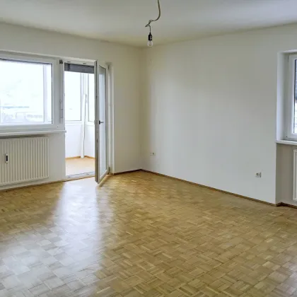 Geräumige 3-Zi-Wohnung mit Loggia und wunderbaren Ausblick - Bild 2