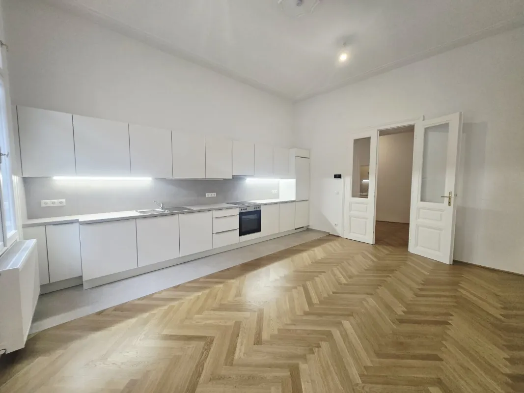 Stilvolle 146 m² Altbauwohnung mit 4 Zimmer + Wohnküche - Fischgrätparkett & Balkon in Bestlage - Bild 1
