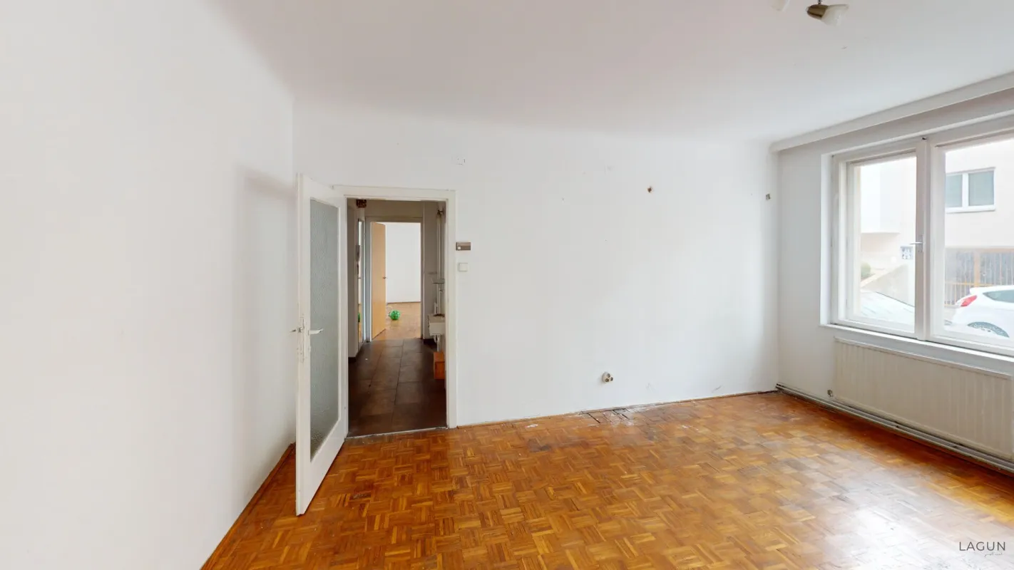 Sanierungsbedürftige 2-Zimmer-Wohnung in 1140 Wien – Perfekt für Pärchen oder AnlegerInnen - Bild 1
