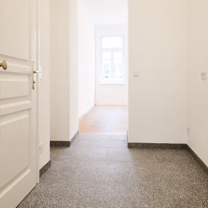 Die perfekte Stadtwohnung - Magisch schöner Altbau in bester Nachbarschaft! BEZUGSFERTIG! - Bild 3