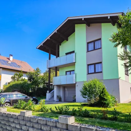 Charmantes Wohnhaus mit zwei Wohneinheiten, Balkon, Wintergarten und Garage in Vöcklamarkt. - Bild 2
