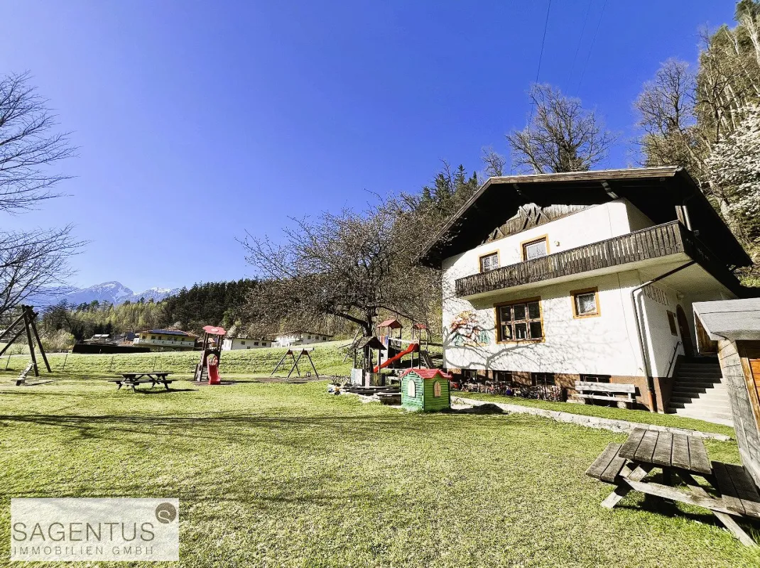 NAHE INNSBRUCK : Sonniges Baugrundstück mit ca. 430m² im GRÜNEN - PERFEKT für die ganze FAMILIE! - Bild 1