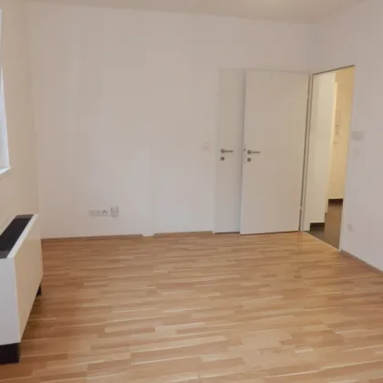 FEINE 2 Zimmer NB Wohnung, GENIALE AUFTEILUNG - Bild 2