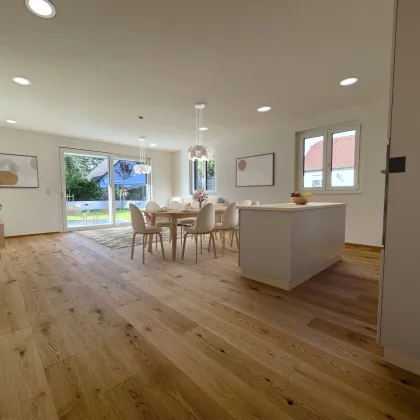 Stilvoll wohnen, großzügig leben! Helle 3-Zimmer-Wohnung mit großem Garten – Ihr Rückzugsort in grüner Umgebung und bester Infrastruktur. - Bild 2