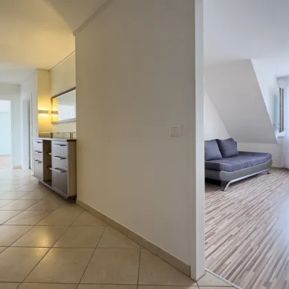 4-Zimmer-Dachtraum mit Südwest-Terrasse & Weitblick & Garage - Bild 3