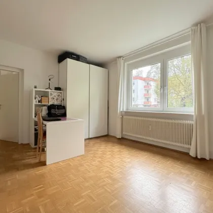 Großzügige 4-Zimmer-Wohnung mit 2 Balkonen in Waltendorf, separater Küche & Autoabstellplätzen – Berliner Ring 18, 8045 Graz - Bild 3