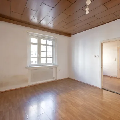 ++NEU++ 3-Zimmer Altbau-Wohnung (sanierungsbedürftig) mit viel Potenzial! - Bild 2