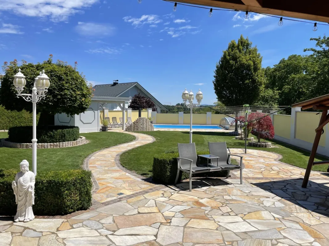 erstklassiger Bungalow in Adlwang: 5 Zimmer, Wintergarten, Pool – Ihr neues Zuhause! - Bild 1