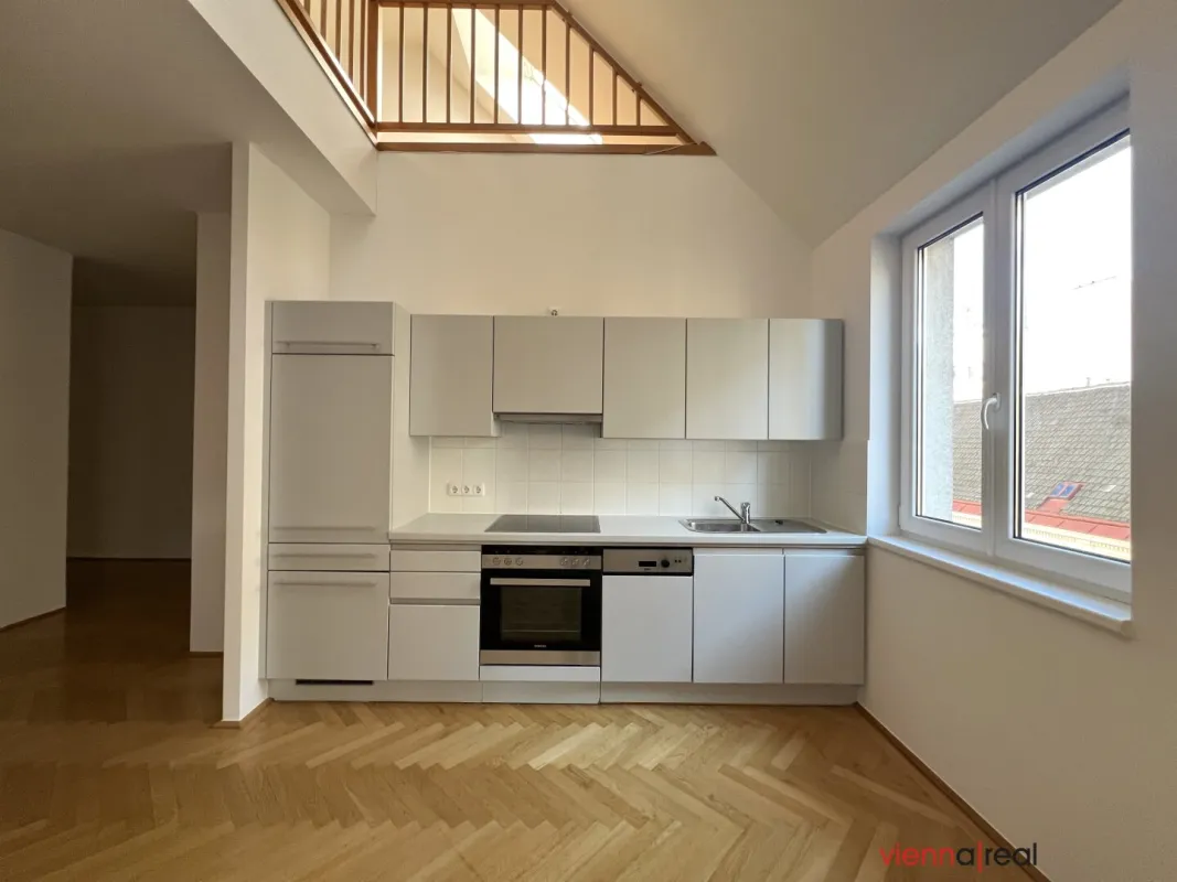 UNBEFRISTET - Ruhige und helle 6-Zimmer Maisonette-Wohnung mit Galerie, 2 Terrassen und Gartennutzung in der Burggasse - Bild 1