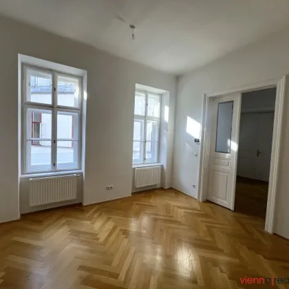 UNBEFRISTET - Ruhige hofseitige  3-Zimmer Wohnung mit separater Küche, Abstellraum und Kellerabteil - Bild 2