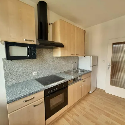 ***WOHNEN MIT KOMFORT - 4 ZIMMER, BALKON, GARAGE*** - Bild 2