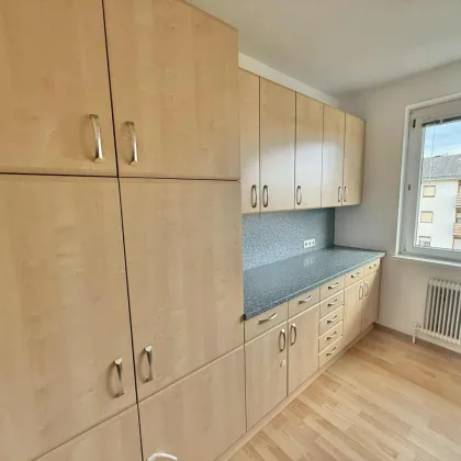 ***WOHNEN MIT KOMFORT - 4 ZIMMER, BALKON, GARAGE*** - Bild 3