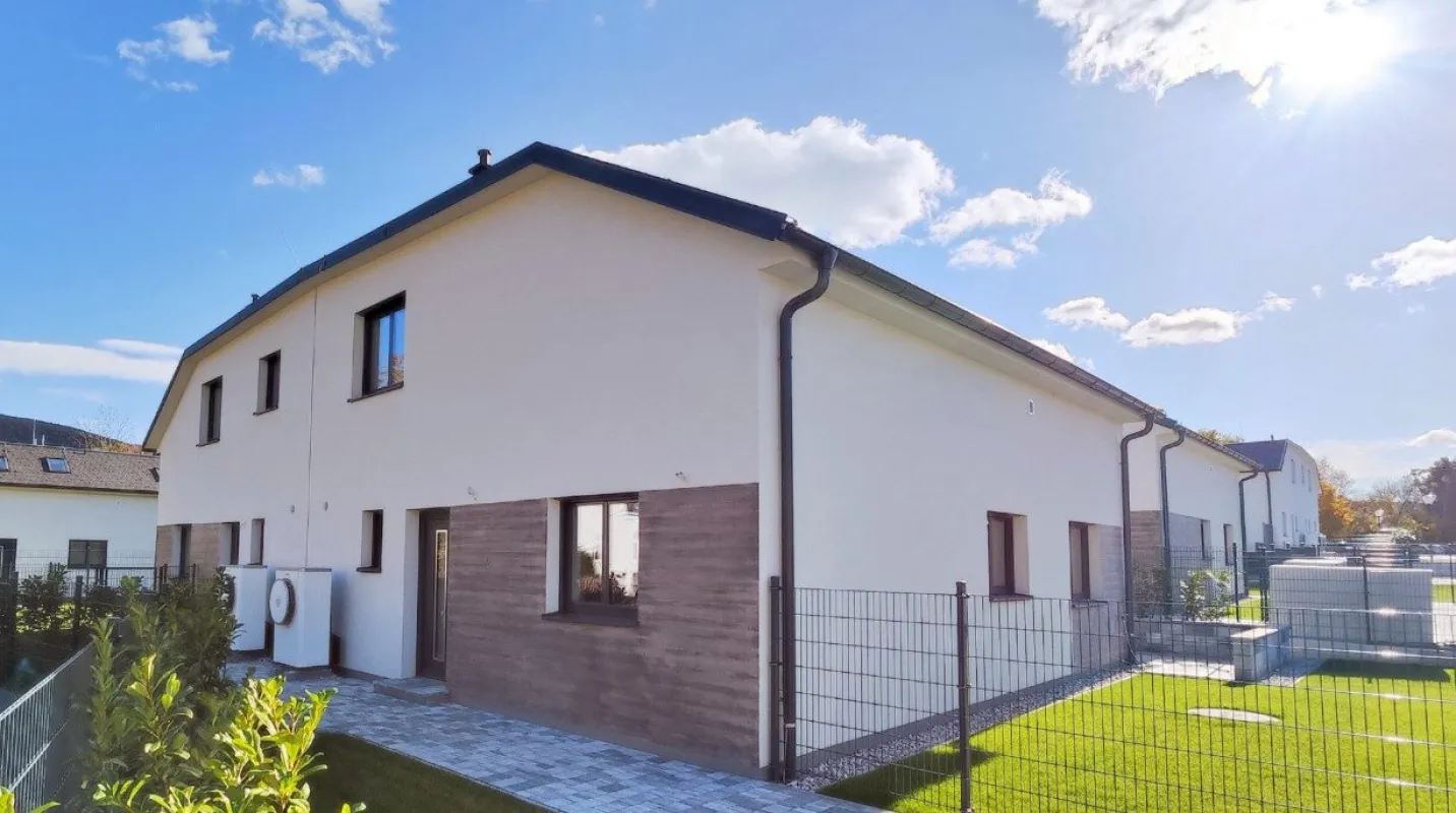 Moderne Doppelhaushälften im Zentrum von 2531 Gaaden bei Mödling - Bild 1