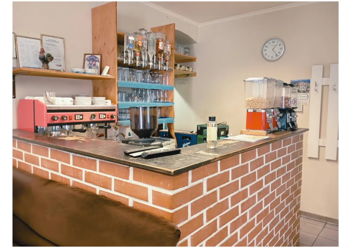 IHR RAUM FÜR IDEEN – Attraktives Ecklokal für Café, Eissalon & Take-away - Bild 1