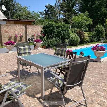 NEUWERTIGES EINFAMILIENHAUS AUF WUNDERSCHÖNEN GRUNDSTÜCK IN SONNIGER, RUHIGER SIEDLUNGSLAGE - Bild 3