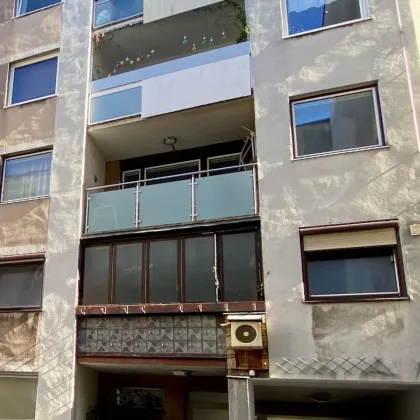 4 ZIMMER-Wohnung zu SANIEREN mit HOFSEITIGER LOGGIA - Bild 3