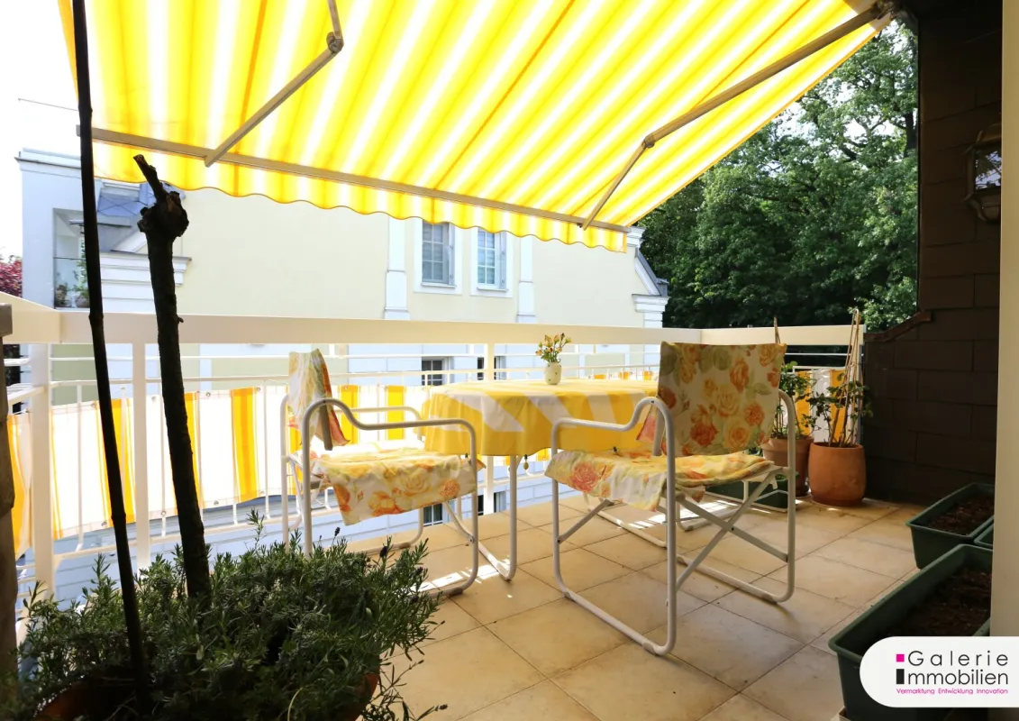 TOPLAGE! DG-Maisonette mit Balkon und Dachterrasse mit traumhaftem Blick über die Stadt - Bild 1