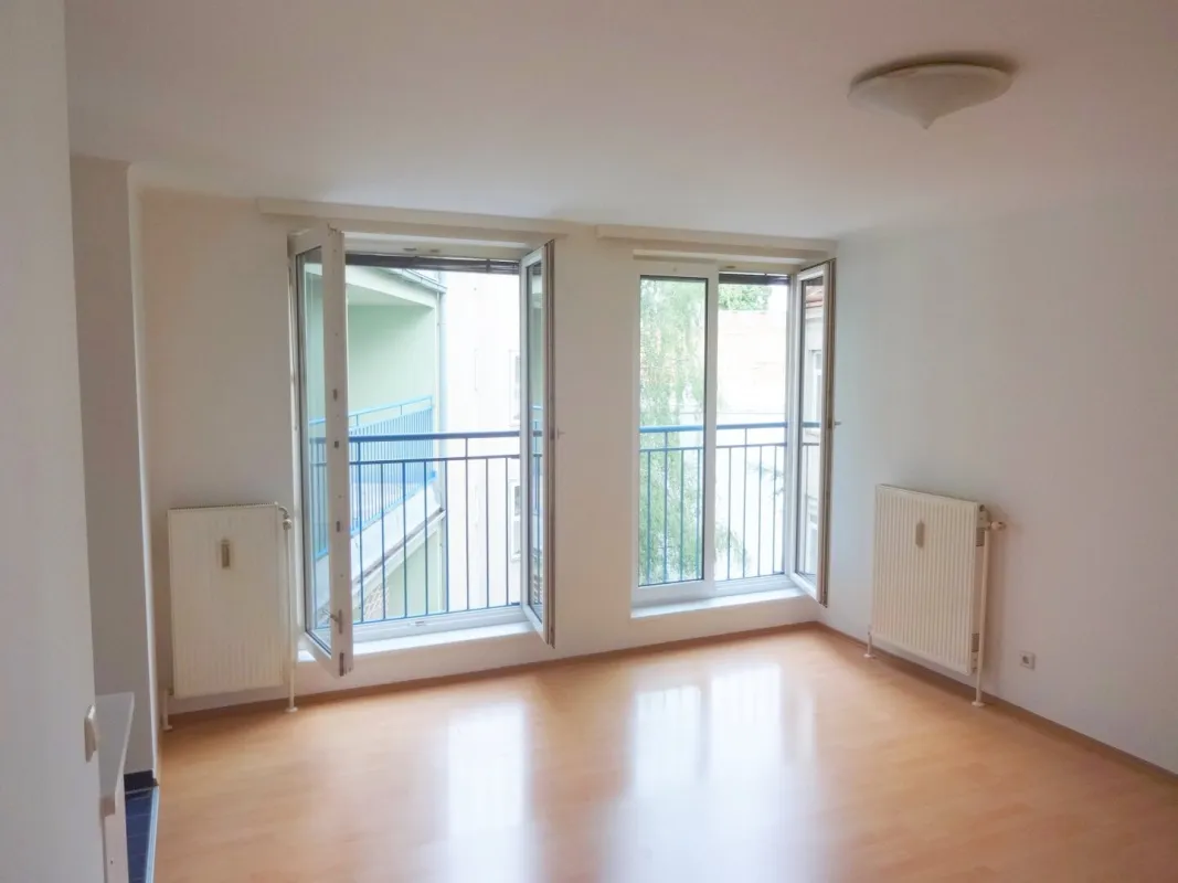 Ruhige, helle 2 Zimmer Wohnung, Innenhoflage, 3.Liftstock, Neubau - Bild 1