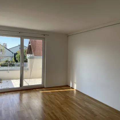 TOP 2-ZIMMMER-WOHNUNG ++ TERRASSE MIT FERNBLICK/GARAGE ++ NÄHE SCHWECHAT! - Bild 2