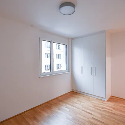 Erstbezug: Schöner 3-Zimmer-Neubau mit moderner Ausstattung - Bild 3