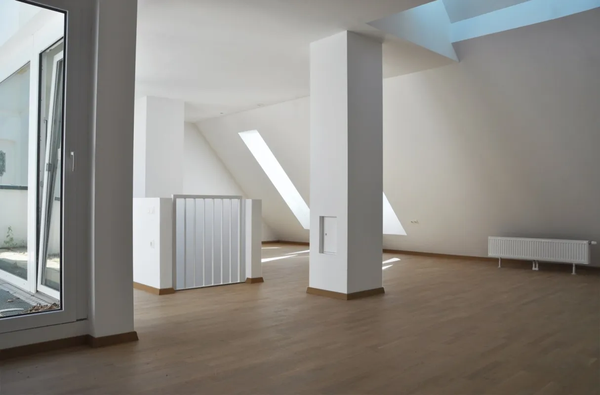 Exklusive 3-Zimmer-Maisonette – unbefristeter Wohntraum mit großzügiger Dachterrasse im Biedermeier-Schlössl! - Bild 1