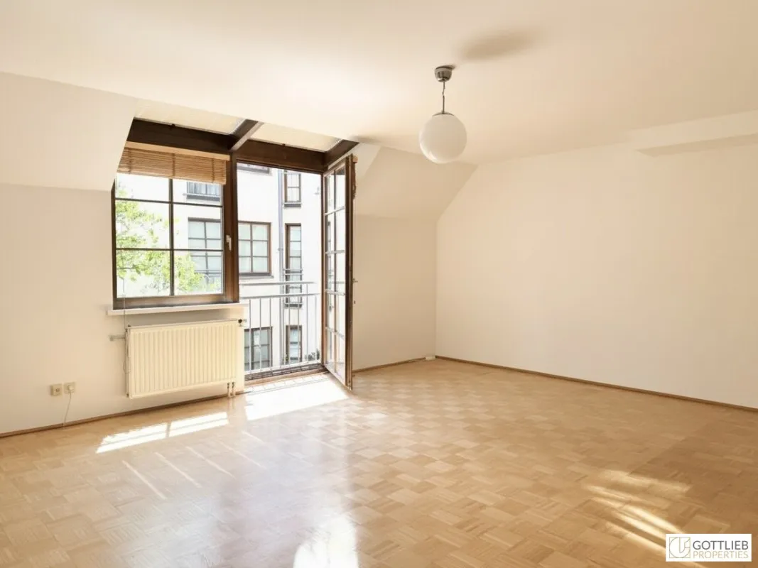 Bestlage beim Hamerlingplatz! Lichtdurchflutete 3-Zimmer-Altbau-Wohnung in saniertem Vorstadthaus inklusive zwei Garagenplätze - Bild 1