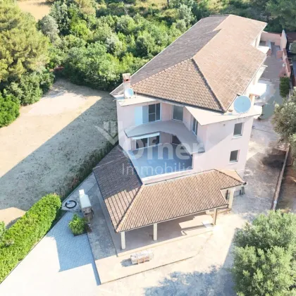 Renovierte Wohnung mit Garten und Pool - Bild 3