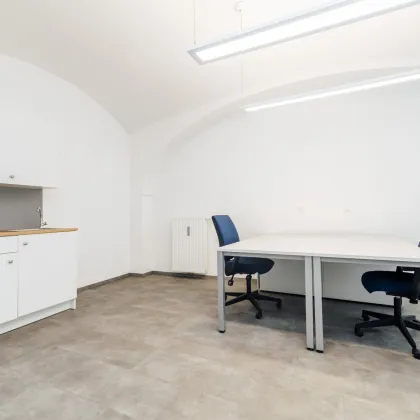 PROVISIONSFREI I TOP LAGE I PARKPLATZ I STARK FREQUENTIERTE LAGE I AUSLAGE I NEU SANIERT Í MODERNE GEWERBEIMMOBILIE I AB SOFORT VERFÜGBAR I - Bild 3