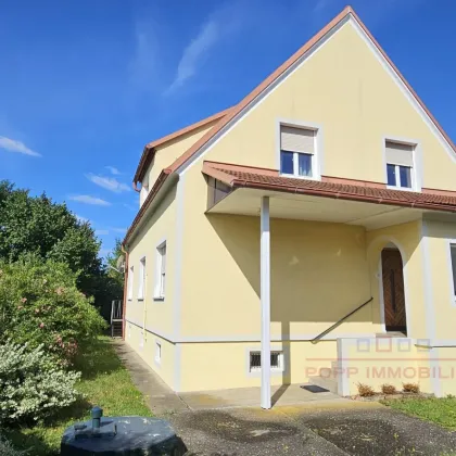 Einfamilienhaus + Garagengebäude in ruhiger Lage mit sehr großem, schönen Grundstück - Bild 2