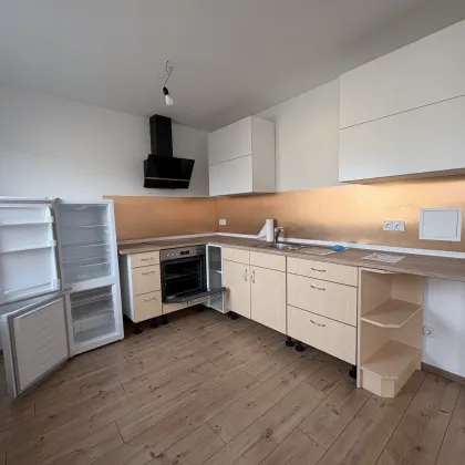 Sonnige 2-Zimmer Wohnung mit zwei Terrassen (Parkplatz inkl.) - Bild 3