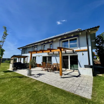 GROSSZÜGIGE VILLA IN BOCKFLIEß MIT 11 ZIMMER, POOL, DOPPELGARAGE UND WUNDERSCHÖNEM GARTEN - Bild 2