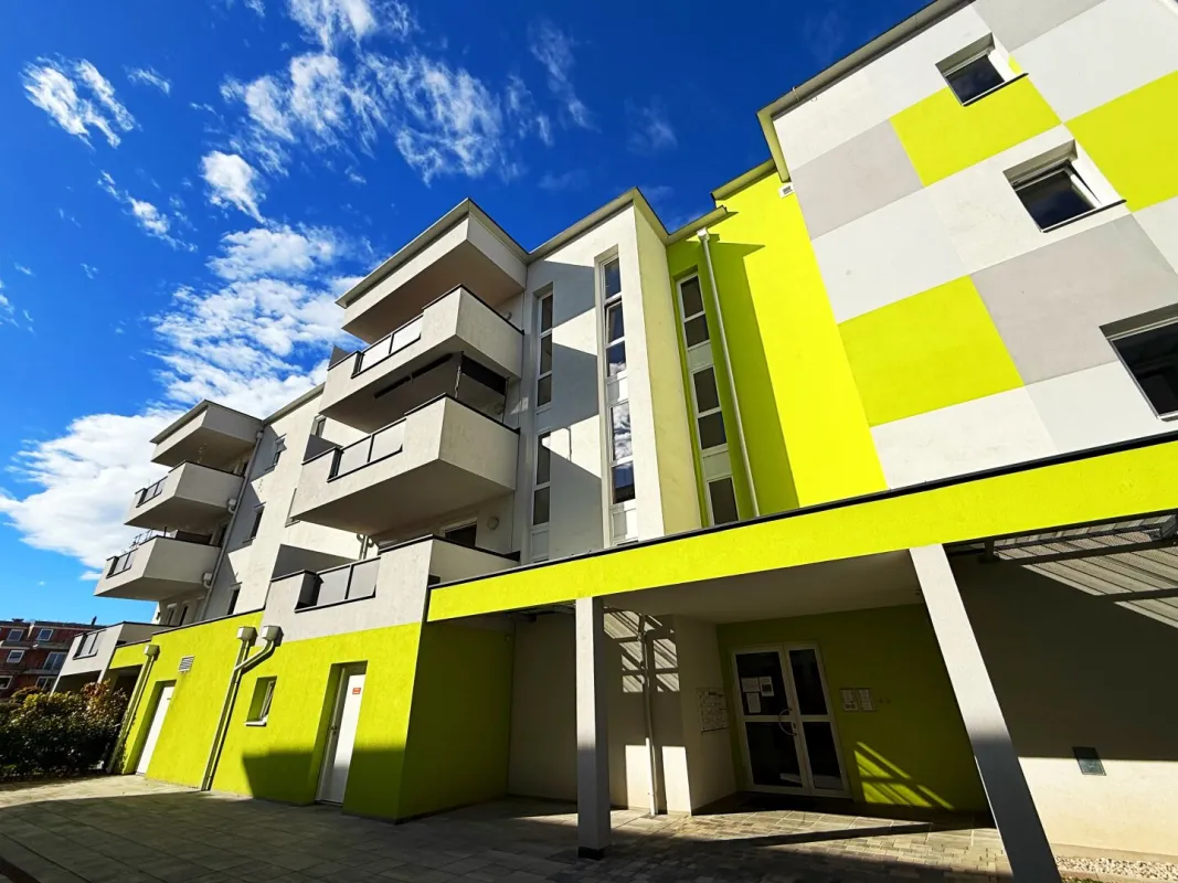 F A M I L I E N H I T + Neubau + 3 Zimmer + ca. 72m² gew. NFL + Balkon + 2.Liftstock + Parkplatz + Absolute Ruhelage - Bild 1