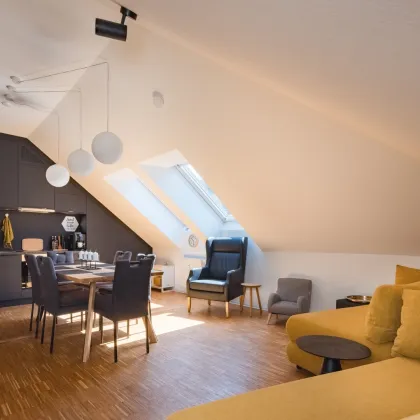 Im Herzen der Grazer Altstadt: Traumhaft schöne Dachgeschoßwohnung in bester Innenstadtlage: 3 Zimmer, 89m², Klimaanlage und Terrasseneinschnitte sind genehmigt und geplant! - Bild 2