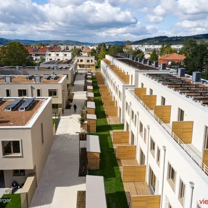 STADT KÜSST LAND - Neu errichtete Reihenhäuser - 4-5 Zimmer, Eigengarten, Terrasse, Photovoltaik, Wärmepumpe und KFZ-Stellplatz am ländlichen Stadtrand - Bild 3