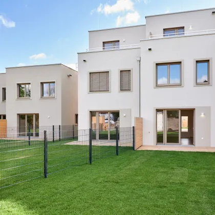 STADT KÜSST LAND - Neu errichtete Reihenhäuser - 4-5 Zimmer, Eigengarten, Terrasse, Photovoltaik, Wärmepumpe und KFZ-Stellplatz am ländlichen Stadtrand - Bild 3