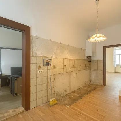 ++NEU++ sanierungsbedürftige 2-Zimmer Wohnung nähe Augarten - viel Potenzial - Bild 2