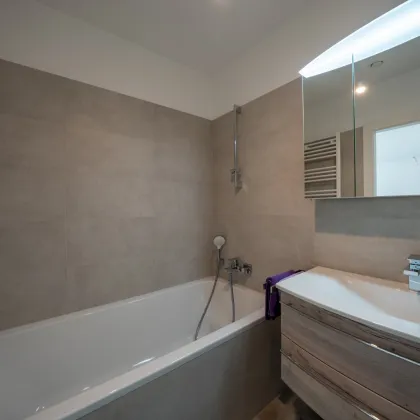 ++ Barrierefreie, helle 2-Zimmer Wohnung inkl. 2 Garagenplätzen! ++ - Bild 3