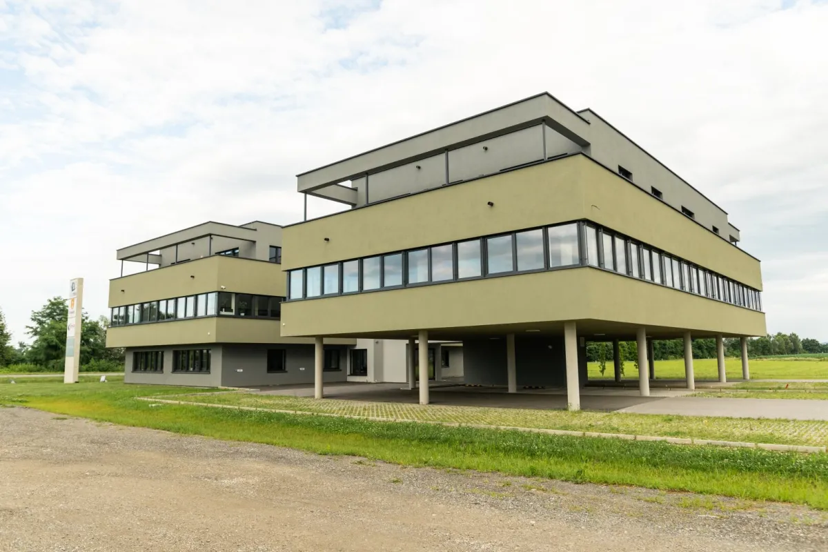 LAKESIDE- BUSINESS- LOUNGE: Dein neuer Business-Hotspot: Raum für Ideen und Erfolg - Bild 1