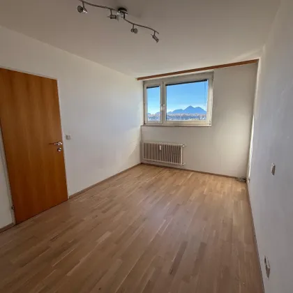 3-Zimmer Wohnung mit Loggia und TG Platz - Bild 3