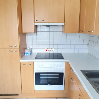 2-ZIMMERWOHNUNG MIT LOGGIA , GARAGENSTELLPLATZ MÖGLICH** - Bild 3