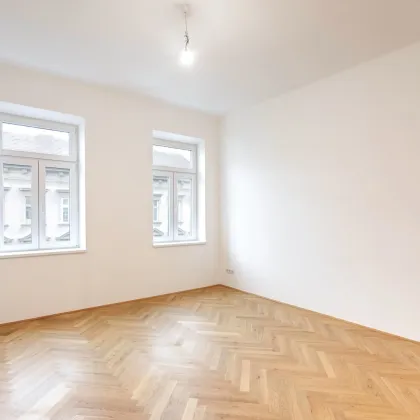 Altbaustil in neuem Glanz ++ TOP ERSTBEZUG NACH HOCHWERTIGER SANIERUNG ++ HELLE HOHE RÄUME! - Bild 2