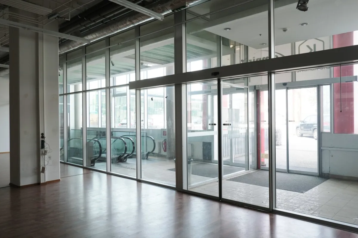 Geschäftslokal mit Frequenz - Airport Business Point - Bild 1