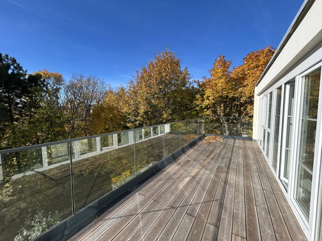 1190! ERSTBEZUG NACH SANIERUNG! Sonniges 4-Zimmer Eigentum mit Galerie und 3 Terrassen! - Bild 1