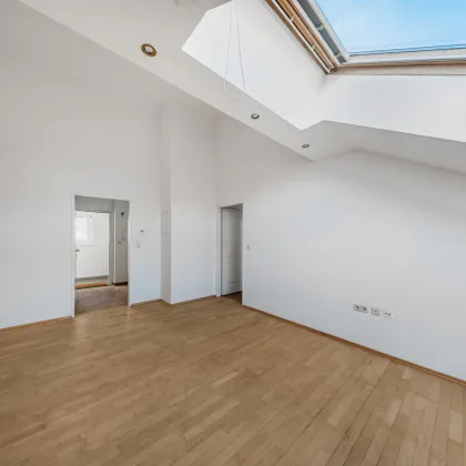 Klausgasse 46: Lichtdurchflutete 2,5-Zimmer-Dachgeschoßwohnung im Herzen des 16. Bezirks - Bild 2