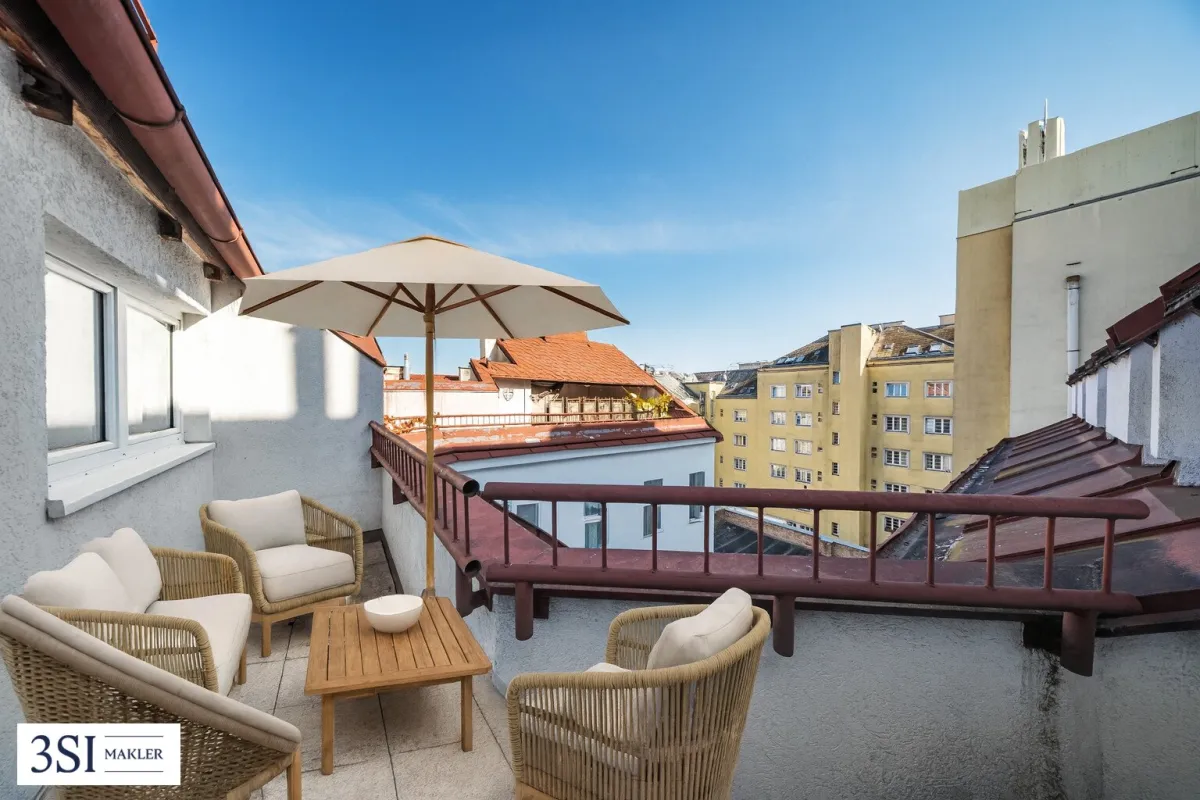 Klausgasse 46: Helle 1,5-Zimmer-Dachgeschoßwohnung mit hofseitiger Terrasse - Bild 1